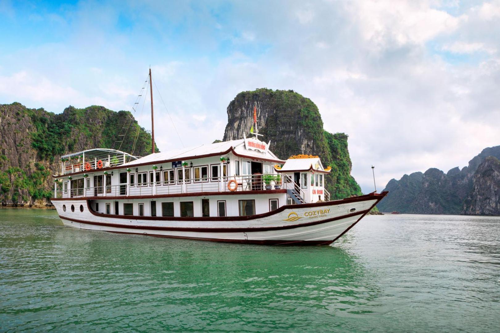 Cozy Bay Classic Cruise Ha Long Exterior photo