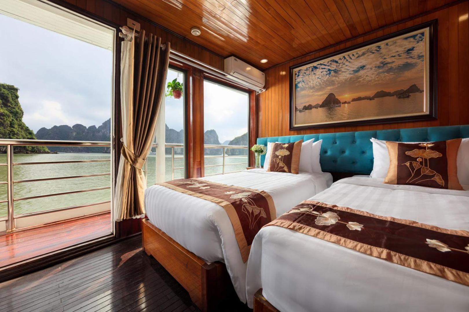 Cozy Bay Classic Cruise Ha Long Exterior photo